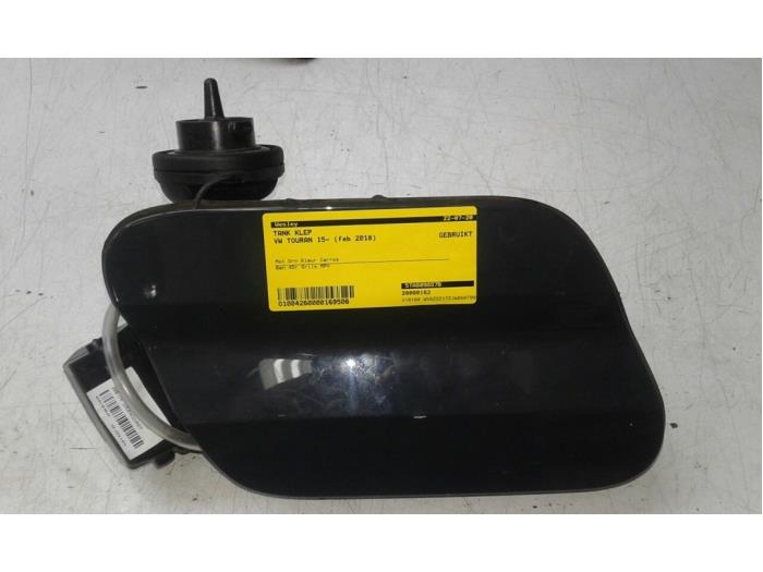 Tank cap cover from a Volkswagen Touran (5T1) 1.2 TSI 2018