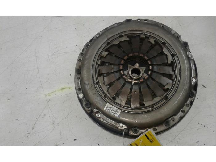 Usagé Volant moteur Opel Corsa D Prix € 210,00 Règlement à la marge proposé par Wessel Parts & Service B.V.