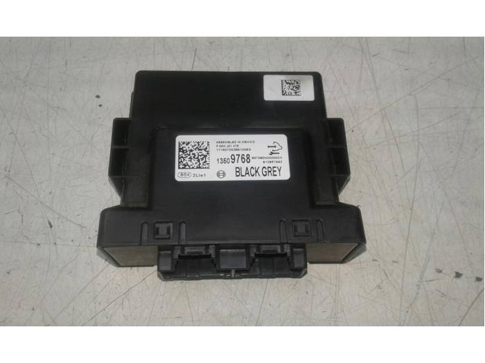 Używane Modul gateway Opel Karl 1.0 12V Cena € 73,50 Procedura marży oferowane przez Wessel Parts & Service B.V.