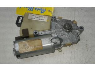 Used Sunroof motor Renault Laguna II (BG) 1.9 dCi 120 Price € 49,00 Margin scheme offered by Autobedrijf G.H. Wessel B.V.