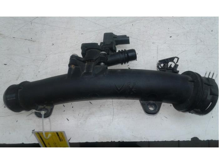 Gebrauchte Intercooler Schlauch Opel Crossland (X) 1.2 Turbo 12V Euro 6 Preis € 103,95 Margenregelung angeboten von Wessel Parts & Service B.V.