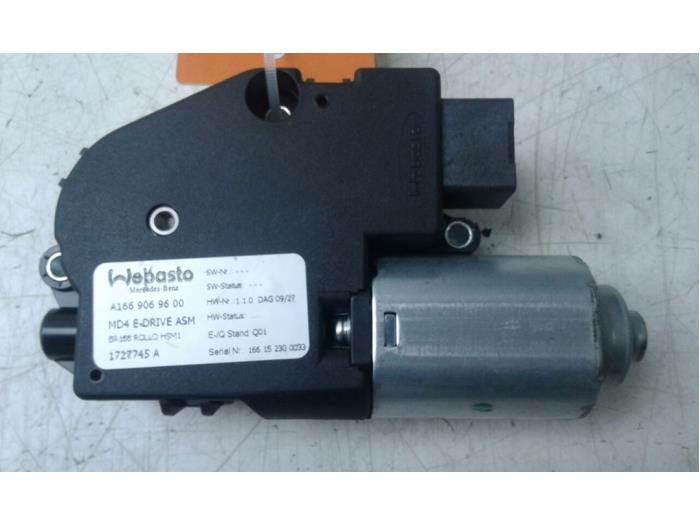 Gebrauchte Schiebedach Motor Mercedes GLE (W166) 350d 3.0 V6 24V BlueTEC 4-Matic Preis € 131,25 Margenregelung angeboten von Wessel Parts & Service B.V.