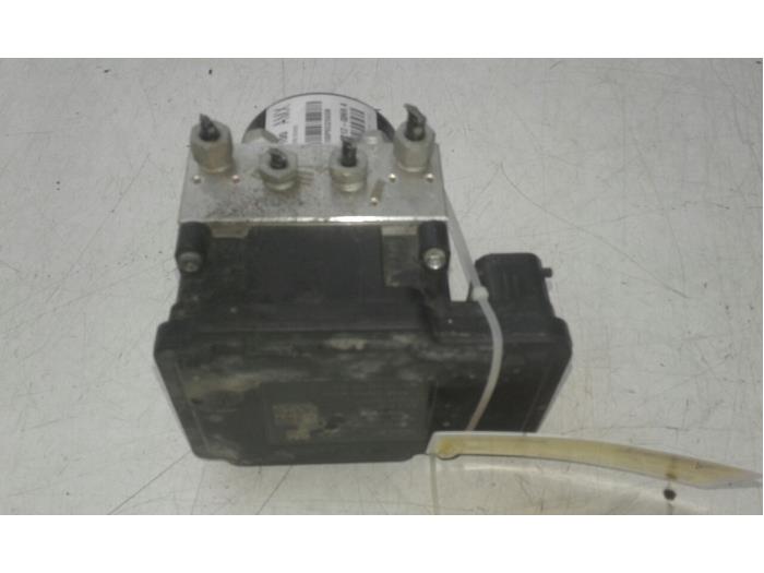Usagé Bloc ABS Opel Astra J Sports Tourer (PD8/PE8/PF8) 1.6 CDTI 16V Prix € 72,45 Règlement à la marge proposé par Wessel Parts & Service B.V.