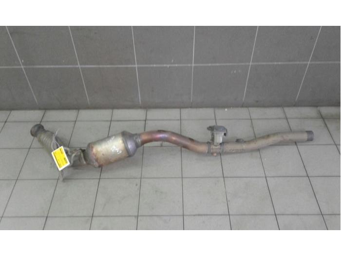 Używane Katalizator Volkswagen Touran (5T1) 1.6 TDI SCR BlueMotion Technology Cena € 375,00 Procedura marży oferowane przez Wessel Parts & Service B.V.