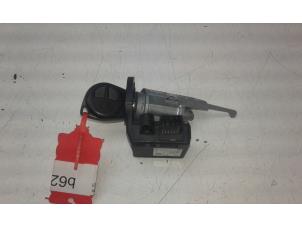 Used Remote control kit Opel Agila (B) 1.2 16V Price on request offered by Autobedrijf G.H. Wessel B.V.