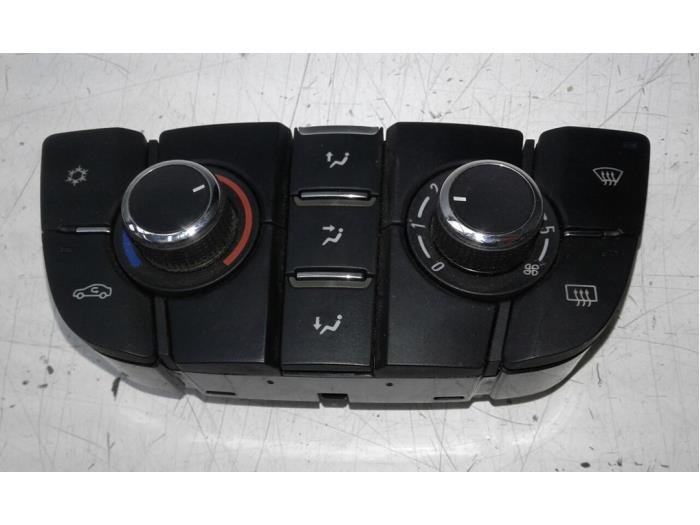 Panel de control de calefacción de un Opel Meriva 1.3 CDTI 16V 2011