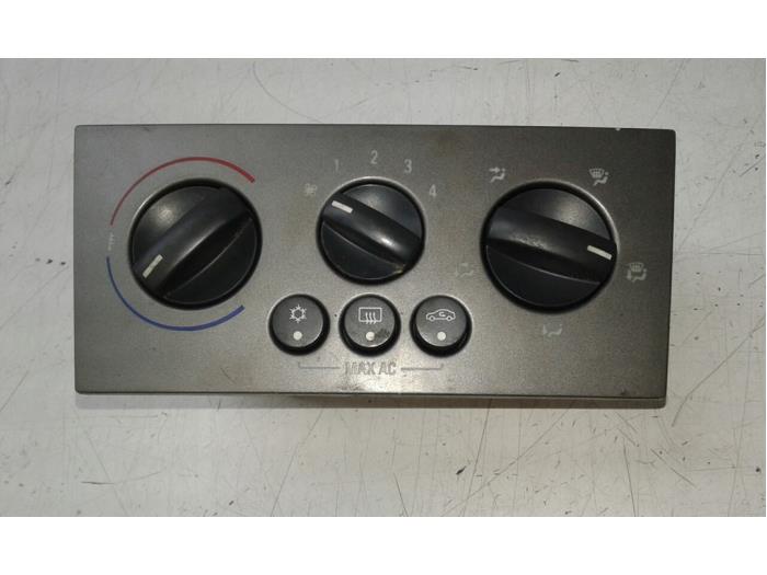 Panel de control de calefacción de un Opel Meriva  2006