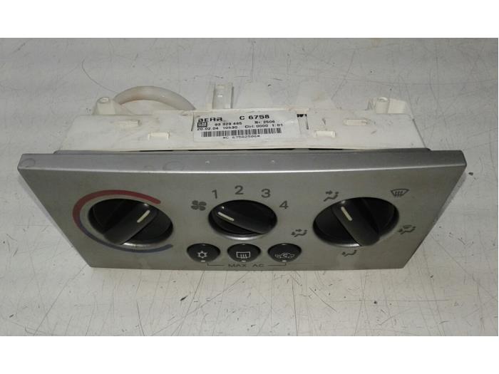 Heater control panel from a Opel Meriva 1.7 DTI 16V 2004