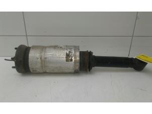 Used Front shock absorber, right Landrover Range Rover III (LM) 4.2 V8 32V Supercharged Price € 225,00 Margin scheme offered by Autobedrijf G.H. Wessel B.V.
