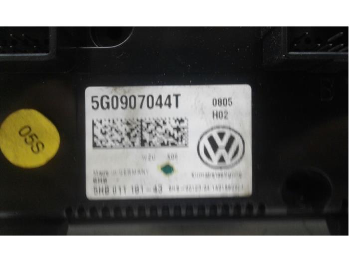 Heizung Bedienpaneel van een Volkswagen Golf VII (AUA) 1.6 TDI 16V 2015
