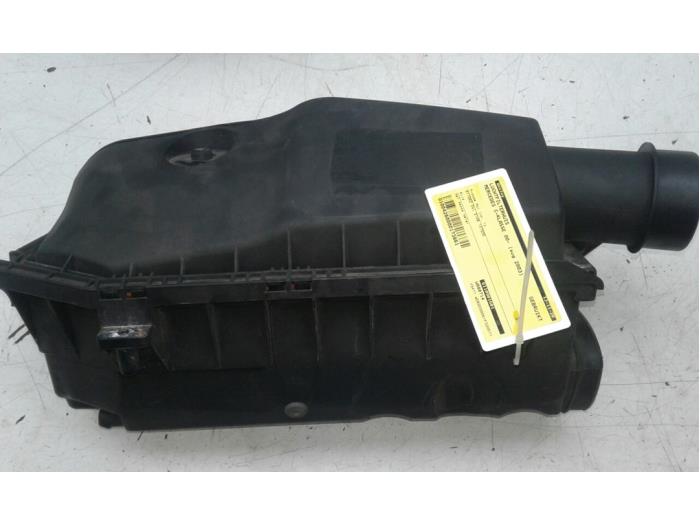 Gebrauchte Luftfiltergehäuse Mercedes C (W203) 2.2 C-220 CDI 16V Preis € 68,25 Margenregelung angeboten von Wessel Parts & Service B.V.