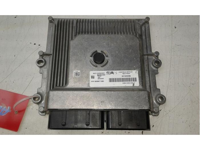 Used Engine management computer Opel Crossland (X) 1.2 Turbo 12V Euro 6 Price € 366,45 Margin scheme offered by Wessel Parts & Service B.V.