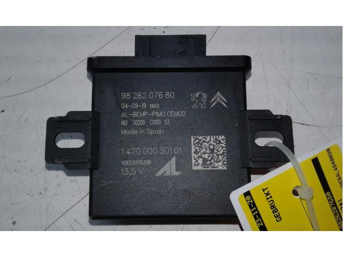 Usagé Ordinateur divers Opel Crossland (X) 1.2 Turbo 12V Prix € 131,25 Règlement à la marge proposé par Wessel Parts & Service B.V.