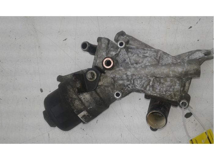 Gebrauchte Ölfiltergehäuse Opel Corsa D Preis € 68,25 Margenregelung angeboten von Wessel Parts & Service B.V.