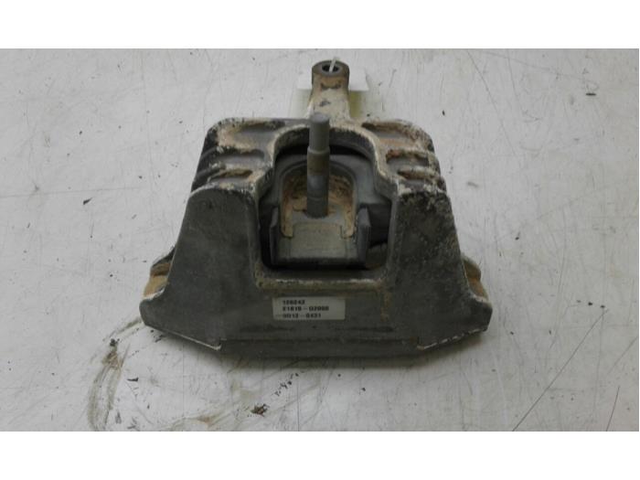 Used Engine mount Kia Niro I (DE) 1.6 GDI Hybrid Price € 36,75 Margin scheme offered by Wessel Parts & Service B.V.