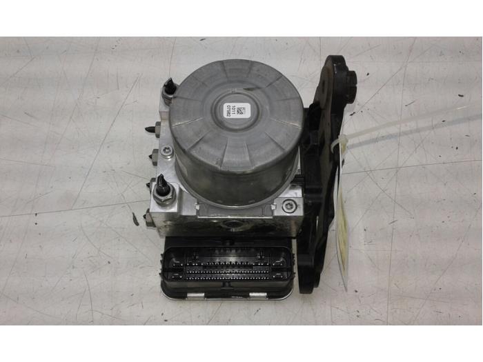 Usagé Bloc ABS Volkswagen Golf VII (AUA) 1.0 TSI 12V Prix € 261,45 Règlement à la marge proposé par Wessel Parts & Service B.V.