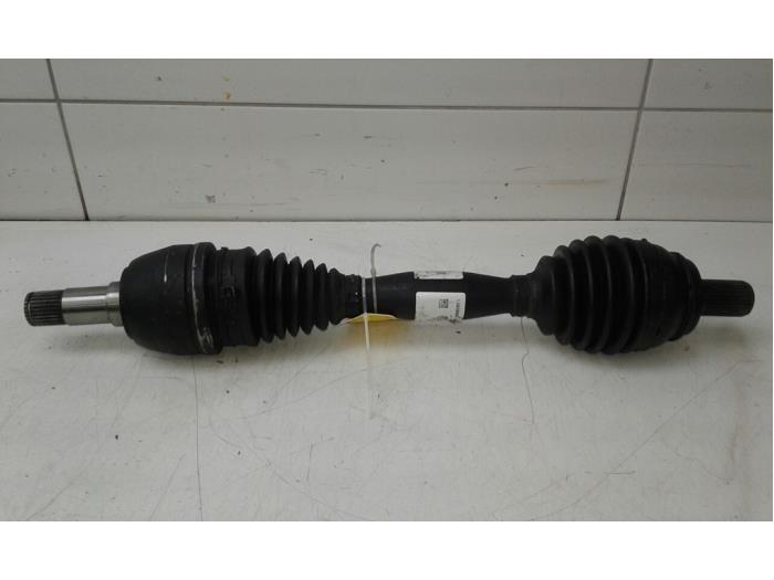 Front drive shaft, left Mercedes CLA Shooting Brake 1.6 CLA-180 16V ...