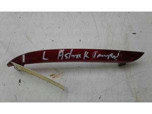 thumbnail image 2 of Opel Astra K Rear Left Reflector - Genuine Opel 90766405 (Red, Clip-On) 2 of 4