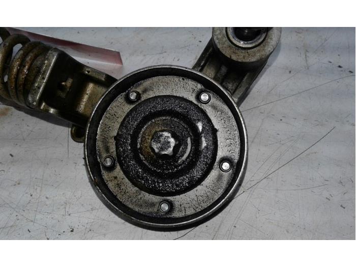 Usados Rodillo tensor correa múltiple Opel Corsa E 1.2 16V Precio € 47,25 Norma de margen ofrecido por Wessel Parts & Service B.V.