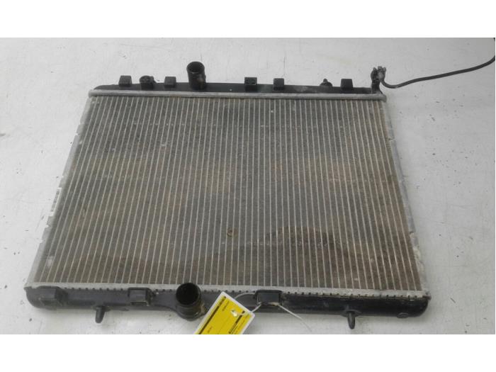Usagé Radiateur Peugeot 2008 (UD/UK/UR/US/UX) 1.2 VTi 12V PureTech 130 Prix € 131,25 Règlement à la marge proposé par Wessel Parts & Service B.V.