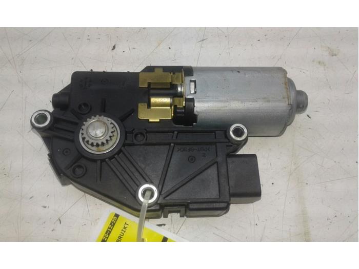 Używane Silnik szyberdachu Kia Proceed (CD) 1.0i T-GDi 12V Cena na żądanie oferowane przez Wessel Parts & Service B.V.
