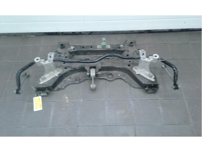 Subframe from a Renault Megane IV Estate (RFBK) 1.2 Energy TCE 100 2018