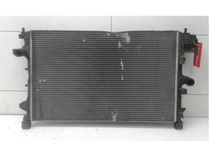 Usagé Radiateur Opel Vectra C GTS 1.9 CDTI 120 Prix € 57,75 Règlement à la marge proposé par Wessel Parts & Service B.V.