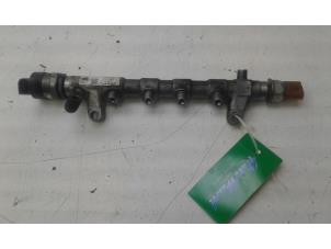 Used Fuel injector nozzle Volkswagen Tiguan (5N1/2) Price € 89,00 Margin scheme offered by Autobedrijf G.H. Wessel B.V.