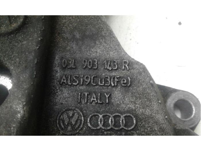 Support dynamo haut d'un Audi Q5 (8RB) 2.0 TDI 16V Quattro 2012