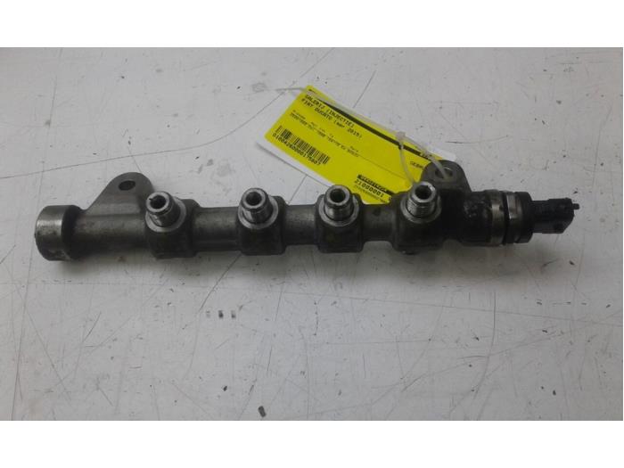 Fuel injector nozzle from a Fiat Ducato (250) 2.0 D 115 Multijet 2015