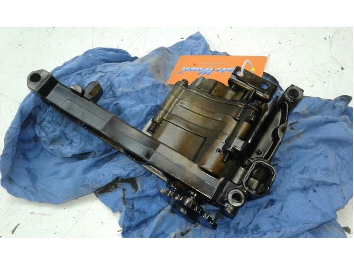 Gebrauchte Ölpumpe Mercedes CLS (C218) 350 CDI BlueEfficiency 3.0 V6 24V Preis € 131,25 Margenregelung angeboten von Wessel Parts & Service B.V.