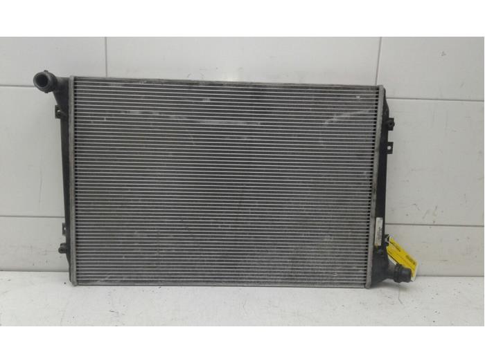 Used Radiator Volkswagen Passat Variant (3C5) 2.0 TDI 140 Price € 72,45 Margin scheme offered by Wessel Parts & Service B.V.