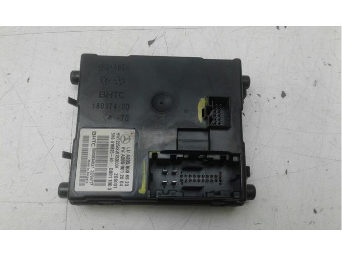 Usagé Ordinateur divers Mercedes C (W205) C-220 2.2 CDI BlueTEC, C-220 d 16V Prix € 72,45 Règlement à la marge proposé par Wessel Parts & Service B.V.
