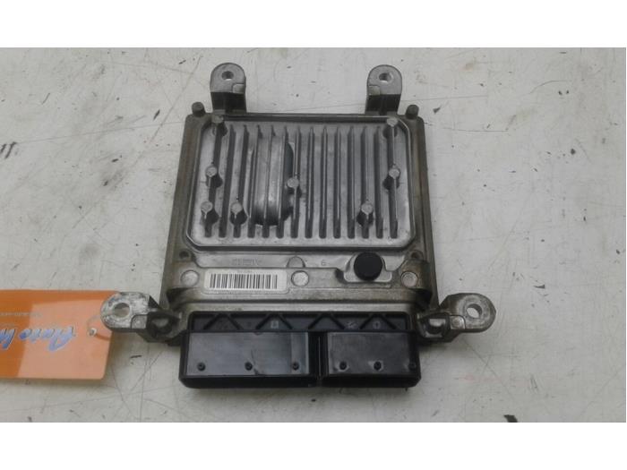 Używane Komputer sterowania silnika Mercedes C (W205) C-220 2.2 CDI BlueTEC, C-220 d 16V Cena € 236,25 Procedura marży oferowane przez Wessel Parts & Service B.V.