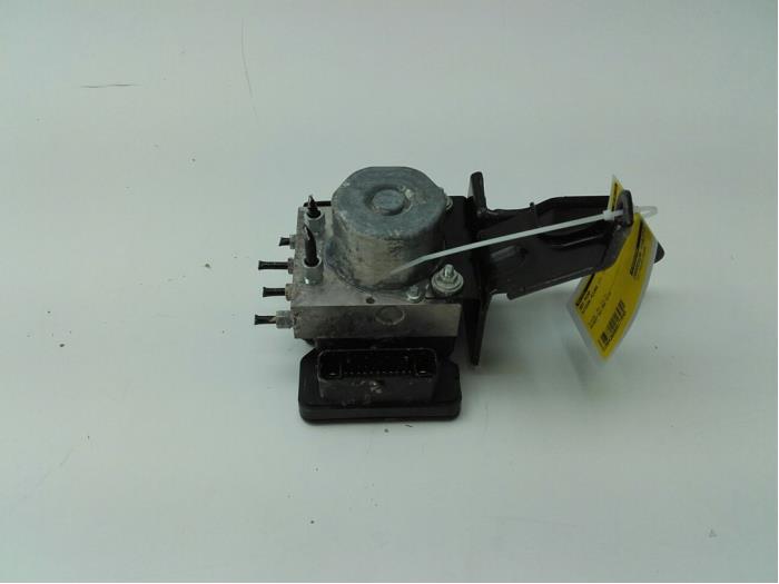 Usagé Bloc ABS Nissan Micra (K14) 1.0 IG-T 100 Prix € 103,95 Règlement à la marge proposé par Wessel Parts & Service B.V.