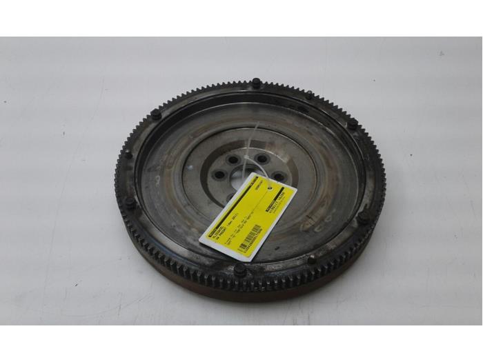 Gebrauchte Schwungrad Volkswagen Passat Variant (365) 1.6 TDI 16V Bluemotion Preis € 183,75 Margenregelung angeboten von Wessel Parts & Service B.V.