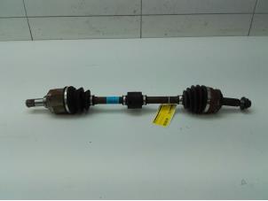 Used Front drive shaft, left Kia Stonic (YB) Price € 149,00 Margin scheme offered by Autobedrijf G.H. Wessel B.V.
