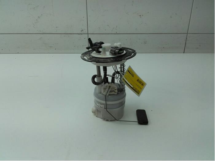 Usagé Pompe à carburant Nissan Micra (K14) 1.0 IG-T 100 Prix € 93,45 Règlement à la marge proposé par Wessel Parts & Service B.V.