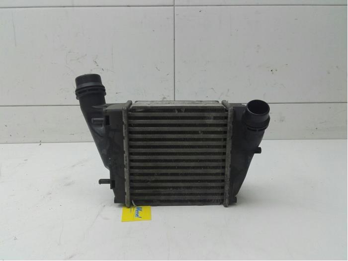 Usados Intercooler Renault Twingo II (CN) 1.5 dCi 75 FAP Precio € 72,45 Norma de margen ofrecido por Wessel Parts & Service B.V.