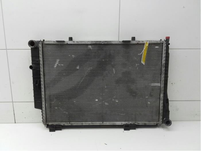 Used Radiator Mercedes SLK (R170) 2.0 200 K 16V Price € 72,45 Margin scheme offered by Wessel Parts & Service B.V.