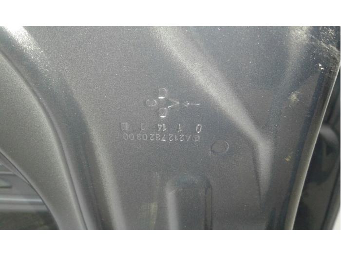 Porte arrière gauche d'un Mercedes-Benz E Estate (S212) E-220 CDI 16V BlueEfficiency, BlueTEC 2012