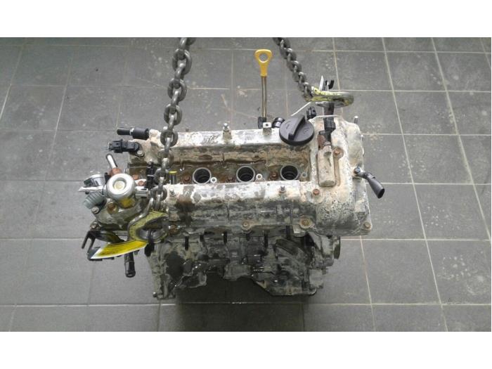 Kia Carens 2 Motorteile 2,0i benzin Hyundai 1,8i Motorteile in  Nordrhein-Westfalen - Dülmen, Ersatz- & Reparaturteile