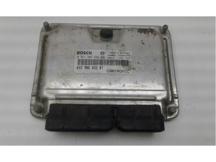 Engine management computer Porsche Cayenne 4.5 S V8 32V 0261207696 M4800 BOSCH