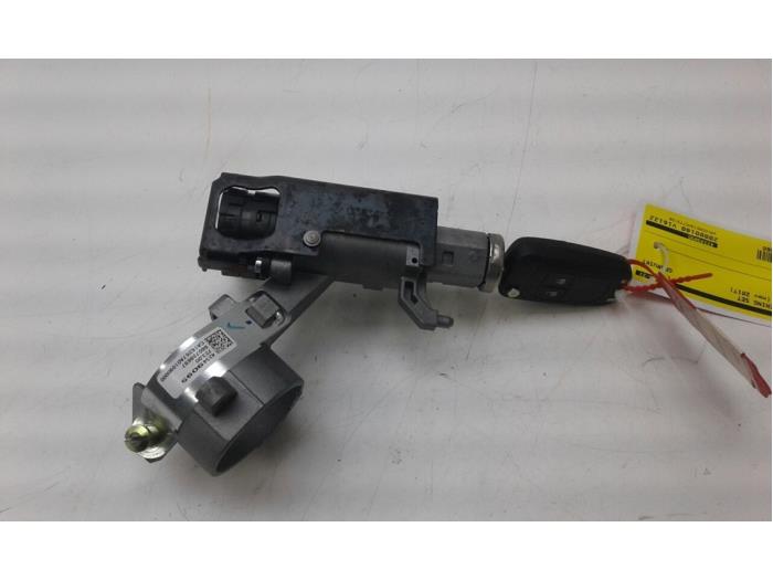 Begagnade Fjärrkontrollset Opel Karl 1.0 12V Pris på förfrågan erbjuds av Wessel Parts & Service B.V.