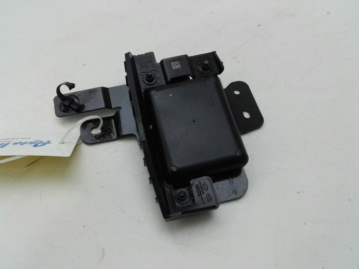Begagnade Radarsensor Kia Proceed (CD) 1.0i T-GDi 12V Pris på förfrågan erbjuds av Wessel Parts & Service B.V.