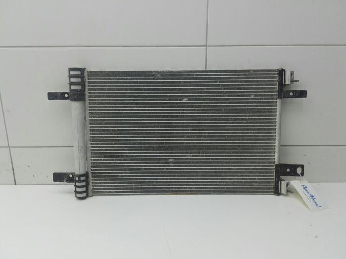 Usagé Radiateur clim Peugeot Rifter (ER/EC/EZ) 1.2 PureTech 110 Prix € 72,45 Règlement à la marge proposé par Wessel Parts & Service B.V.