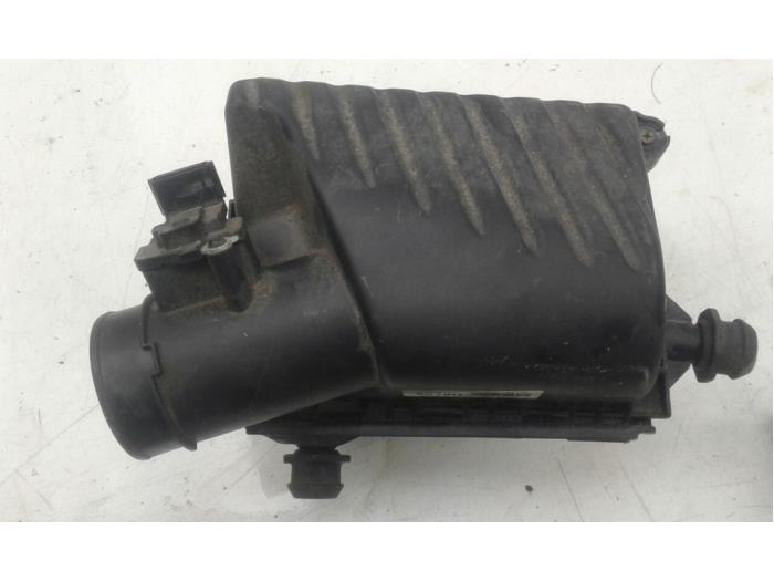 Begagnade Luftfilterhus Opel Karl 1.0 12V Pris € 93,45 Marginaltabell erbjuds av Wessel Parts & Service B.V.