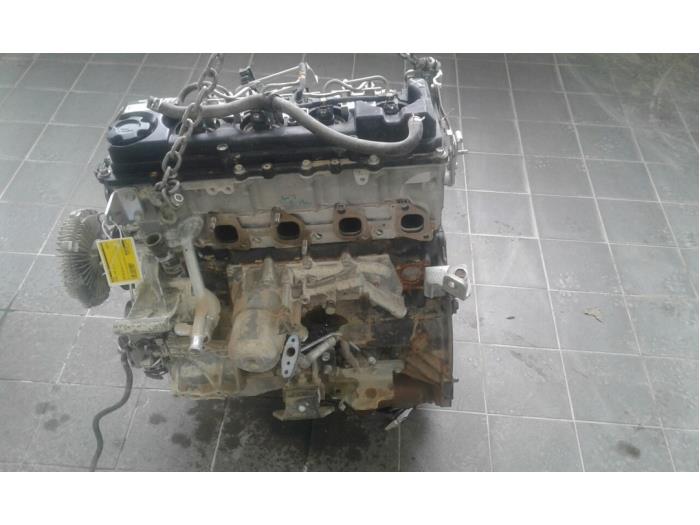 Motor de un Nissan NT 400 Cabstar 3.0 DCI 35.13 2018