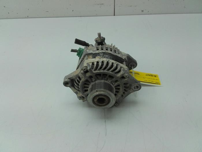 Begagnade Dynamo Nissan NT 400 Cabstar 3.0 DCI 35.13 Pris på förfrågan erbjuds av Wessel Parts & Service B.V.