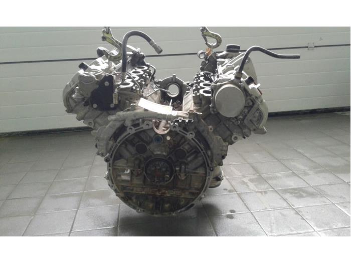 Engine from a Porsche Cayenne (9PA) 4.8 V8 32V GTS 2008